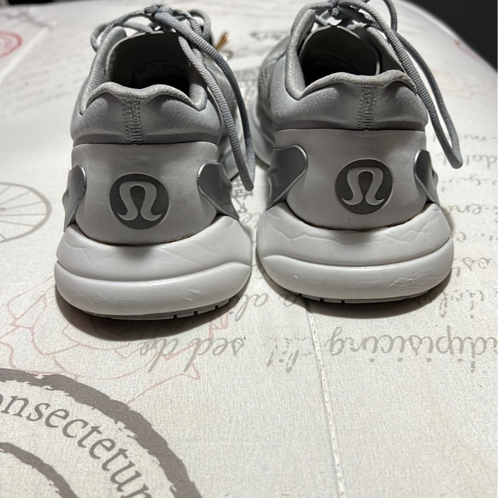 Lululemon blissfeel run